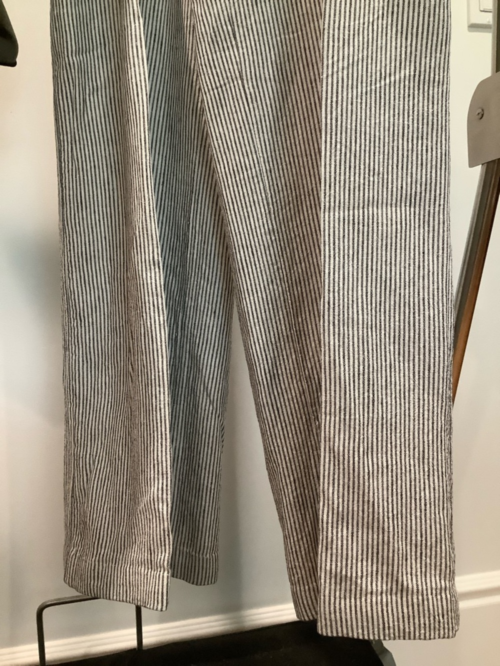 Scoop Linen Blend V-Neck Button Vest and Matching Pants, Small - Picture 8 of 14